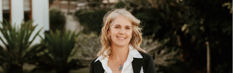 Holly Colville-Reeves, your local property expert in Bathurst, South Africa