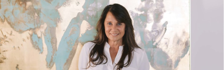 Mandy Mitoulis, your local property expert in Sea Point, South Africa