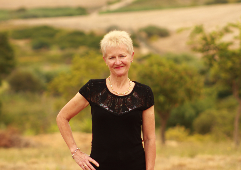 Debby Lawrence, your local property expert in Mount Royal Golf & Country Estate, South Africa Debby Lawrence, your local property expert in Mount Royal Golf & Country Estate, South Africa