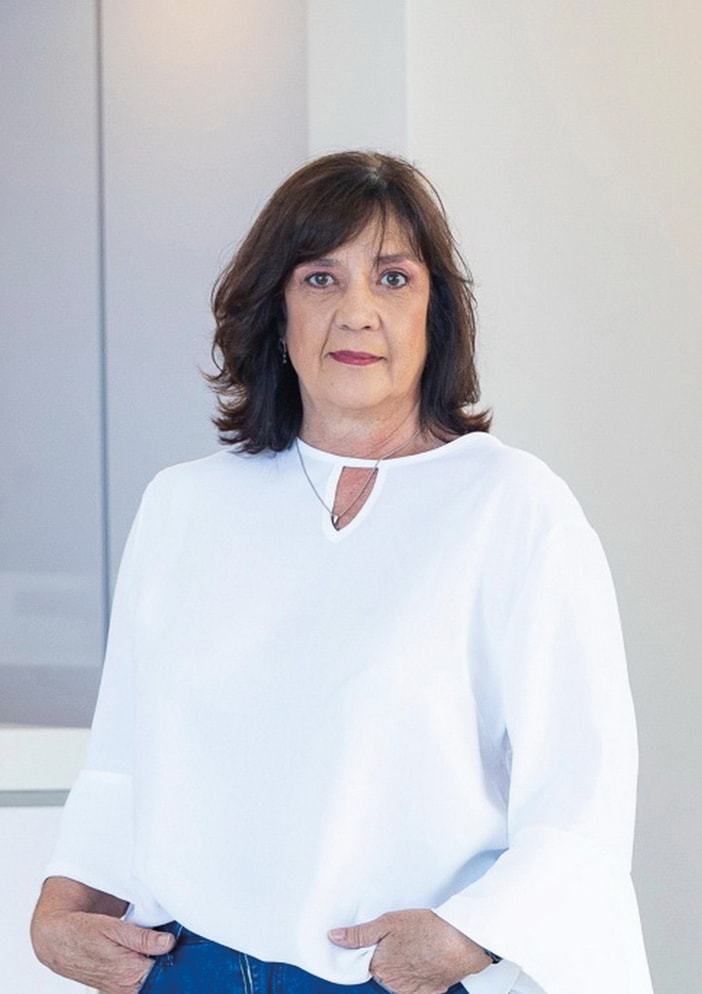 Deborah Brady, your trusted property expert in the Pam Golding PropertiesMossel Bay office.