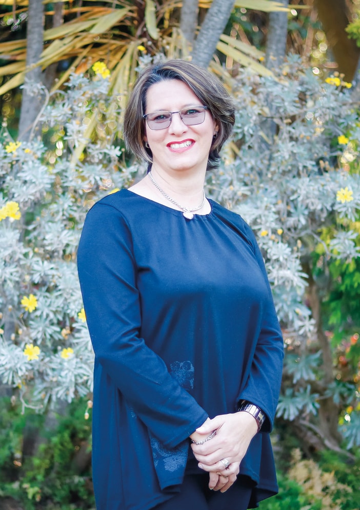 Bernadette Cronje, your trusted property expert in the Pam Golding Properties Mashishing (Lydenburg) office. Bernadette Cronje, your trusted property expert in the Pam Golding PropertiesMashishing (Lydenburg) office.