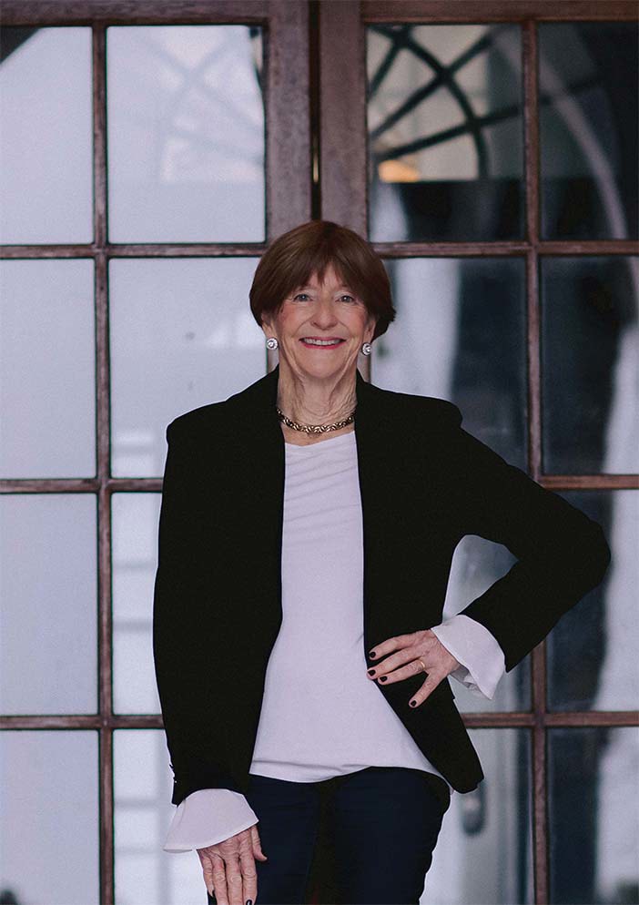 Sue Rosenberg, your trusted property expert in the Pam Golding Properties Southern Peninsula office. Sue Rosenberg, your trusted property expert in the Pam Golding PropertiesSouthern Peninsula office.