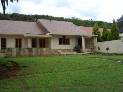 Semi-detached house for sale in Waverley, Bloemfontein - 1BX1690085