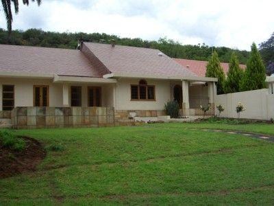 Semi-detached house for sale in Waverley, Bloemfontein - 1BX1690085