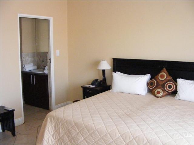 Bachelor apartment for sale in Port Edward - 1PD1021655