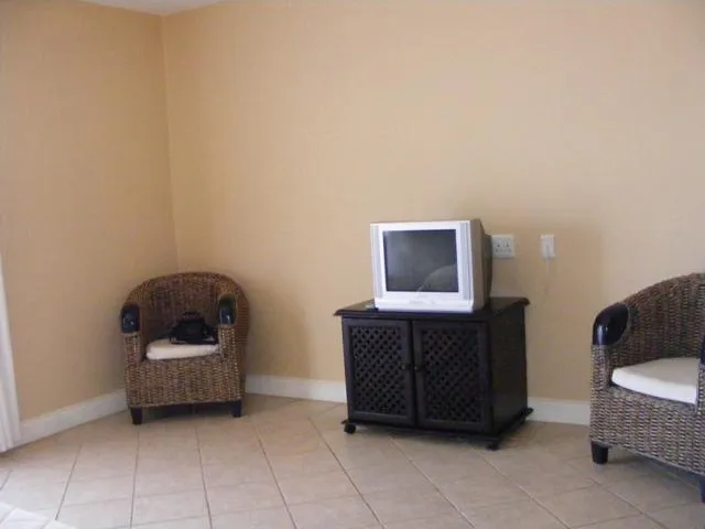Bachelor apartment for sale in Port Edward - 1PD1021655 Bachelor apartment for sale in Port Edward - 1PD1021655