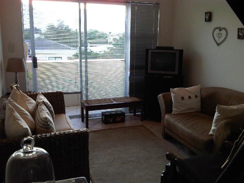 Loft let in Paarl - TKL1695460 Loft let in Paarl - TKL1695460