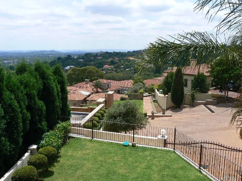 Security complex home for sale in Waterkloof Ridge - PT1625775