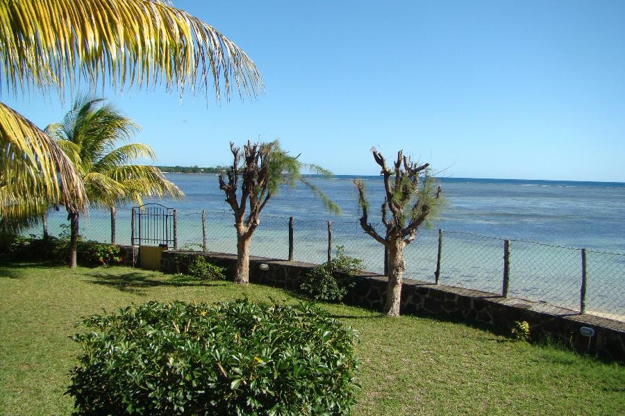 Beachfront villa for sale in Albion, Mauritius - MUR1090321 Beachfront villa for sale in Albion, Mauritius - MUR1090321