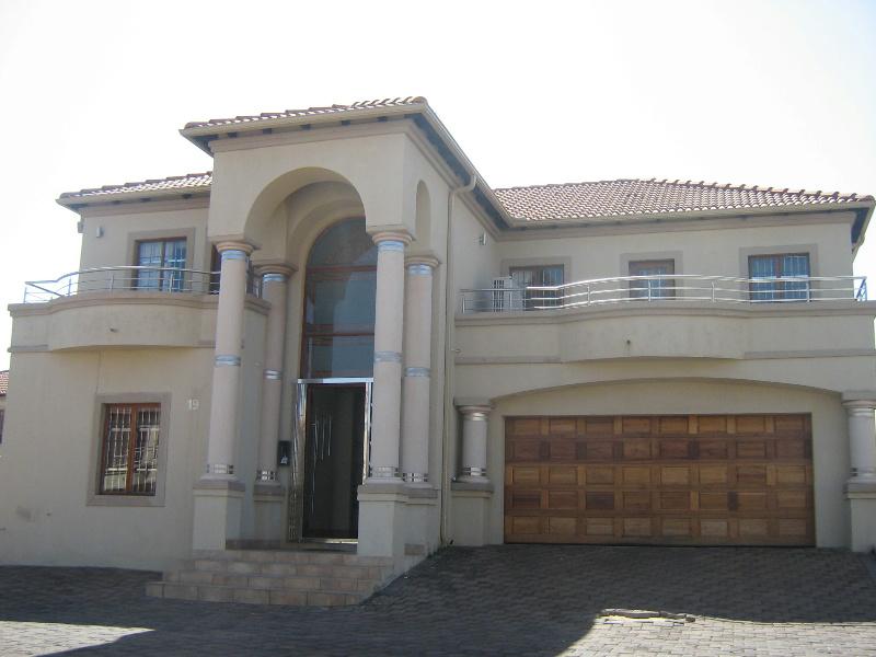 Security complex home for sale in Burgersfort - 1LY1091252