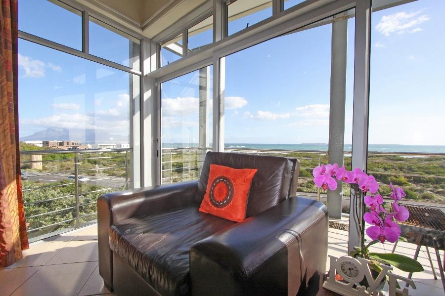 Apartment for sale in Big Bay - 1TV1731695