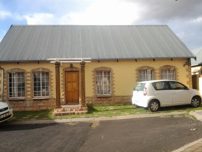 Townhouse for sale in Witbank (eMalahleni) - 1WA1167094