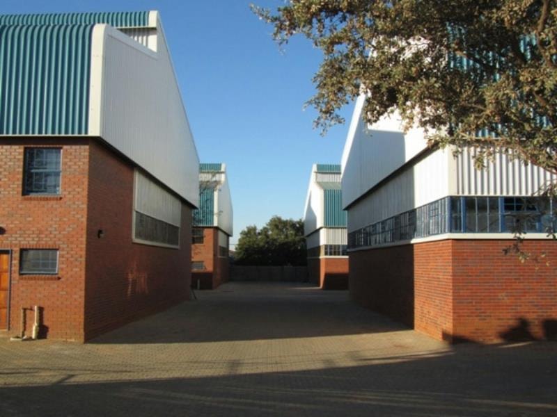 Commercial industrial property for sale in Ellisras (Lephalale) - 1ER1268350 Commercial industrial property for sale in Ellisras (Lephalale) - 1ER1268350