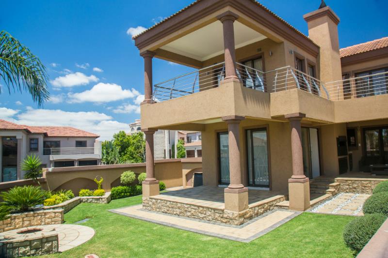 Golf estate house to rent in Blue Valley Golf Estate - CNL1733738