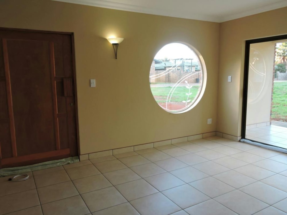 Townhouse for sale in Koster - 1RU1200129 Townhouse for sale in Koster - 1RU1200129