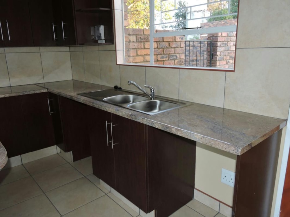 Townhouse for sale in Koster - 1RU1200129 Townhouse for sale in Koster - 1RU1200129