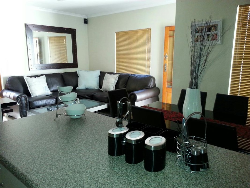 House sold in Stellendale Village - 1KV1672987 House sold in Stellendale Village - 1KV1672987