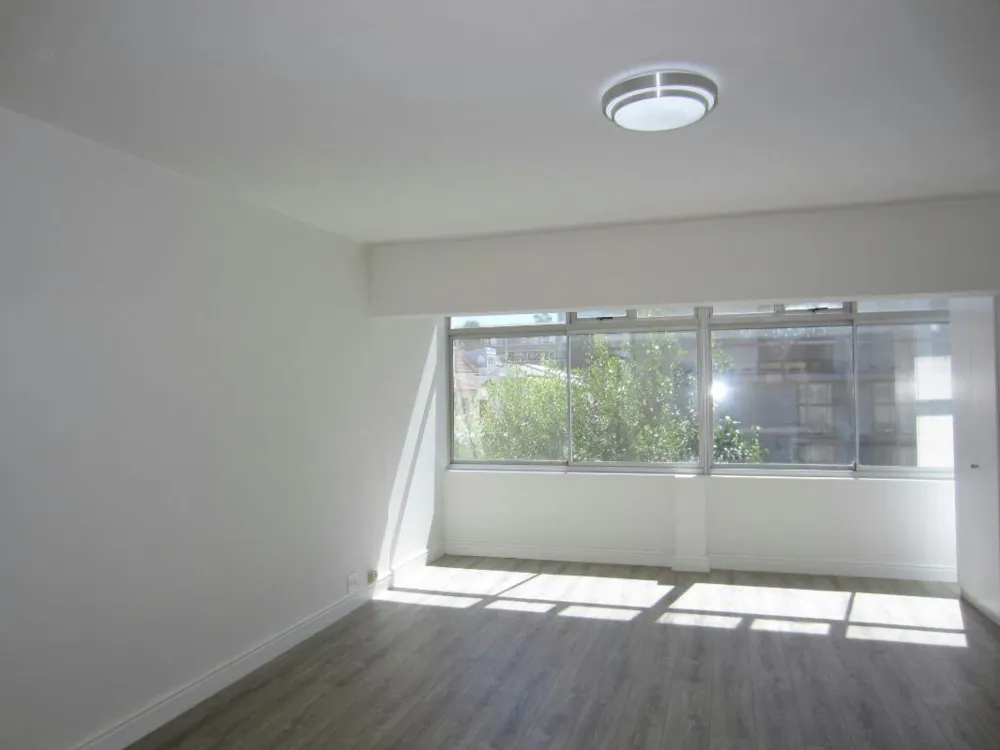 Bachelor apartment let in Three Anchor Bay - ASL1721805 Bachelor apartment let in Three Anchor Bay - ASL1721805