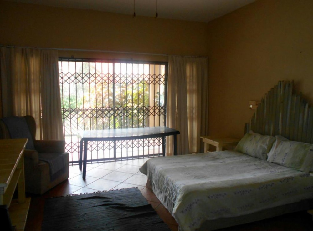 Townhouse for sale in Hibberdene - 1UW1212691 Townhouse for sale in Hibberdene - 1UW1212691