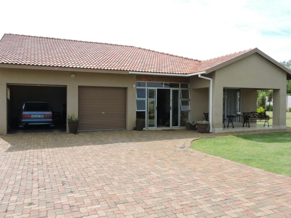 House for sale in Rustenburg - 1RU1109809