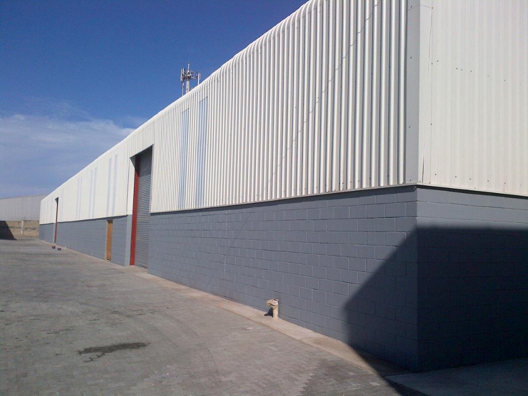 Commercial industrial property to rent in Swartkops - 1PLZ1219114