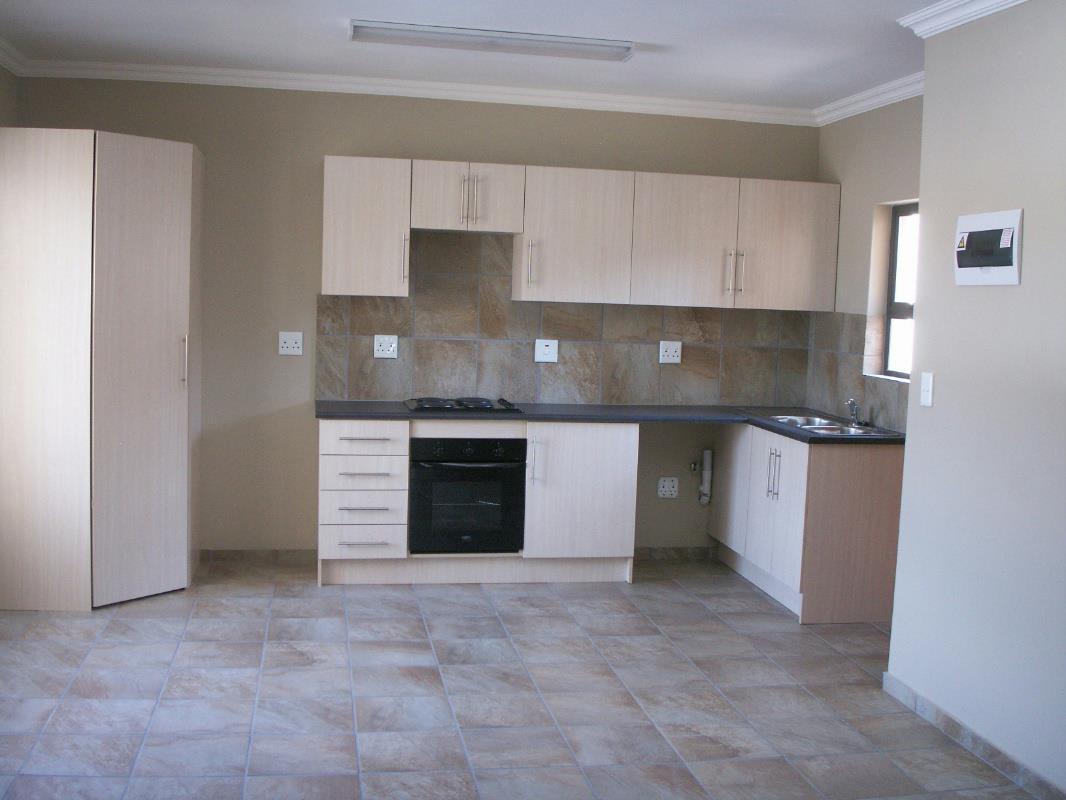 Security complex home for sale in Melodie - 1HR1640893