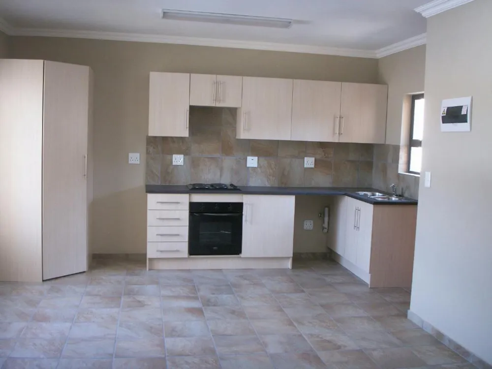 Security complex home for sale in Melodie - 1HR1640893 Security complex home for sale in Melodie - 1HR1640893