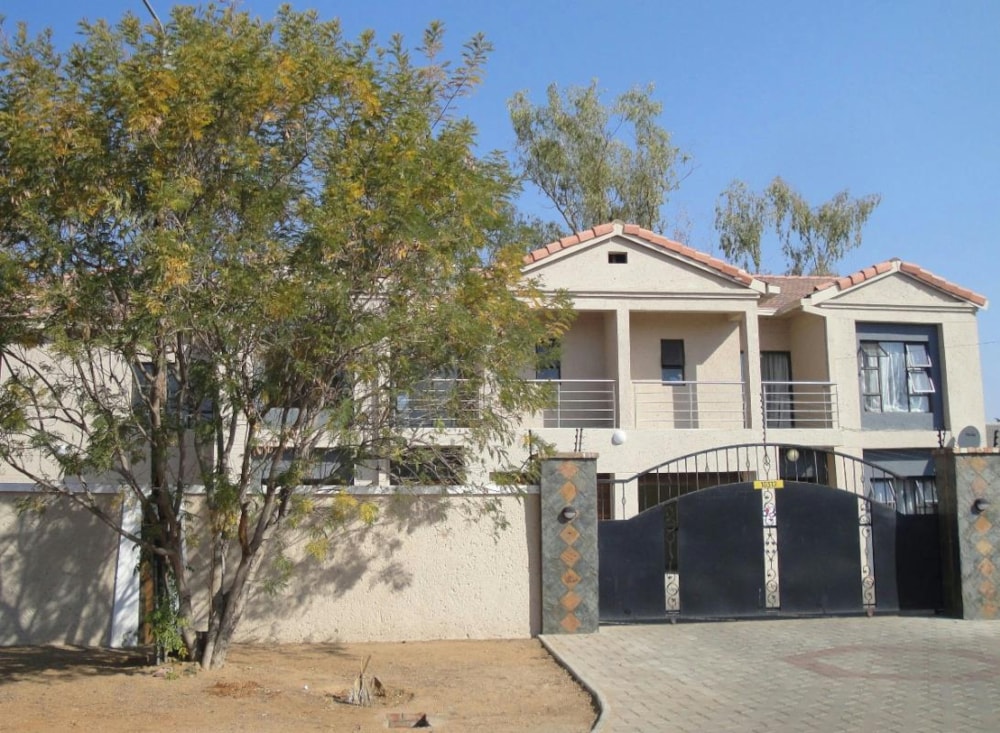 Townhouse to rent in Maru-A-Pula, Botswana - 3BO1718729