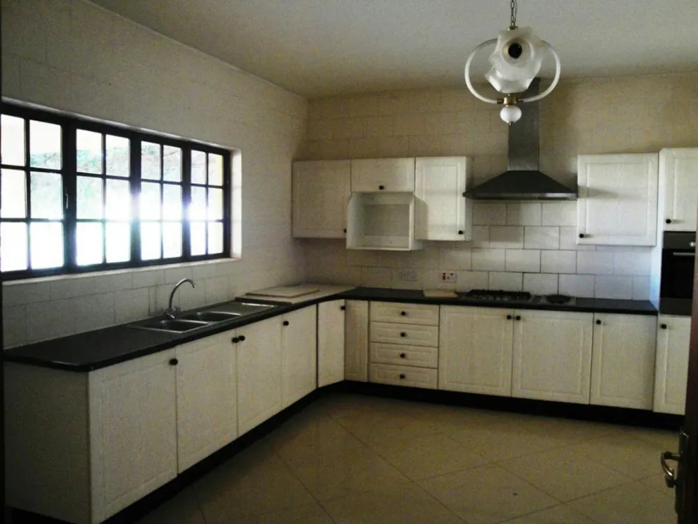 Double-storey house for sale in Block 8, Botswana - 3BO1598924 Double-storey house for sale in Block 8, Botswana - 3BO1598924