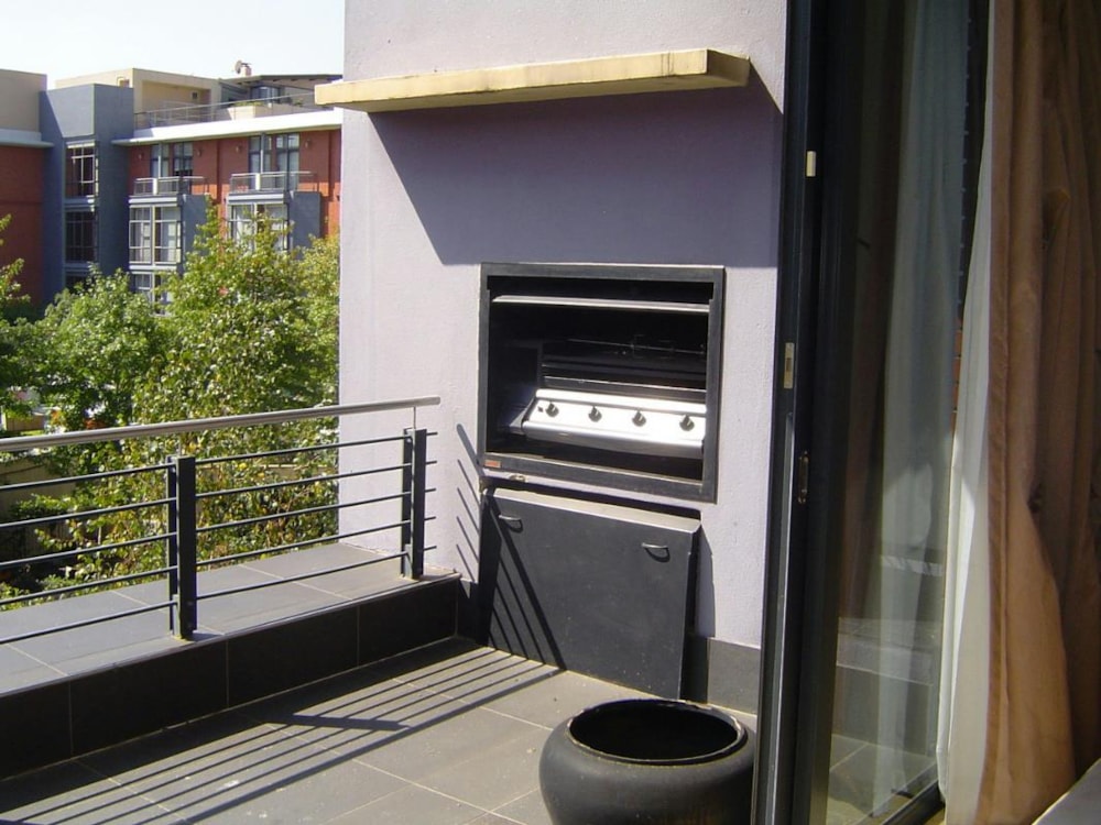 Apartment for sale in Melrose Arch - HP1583207