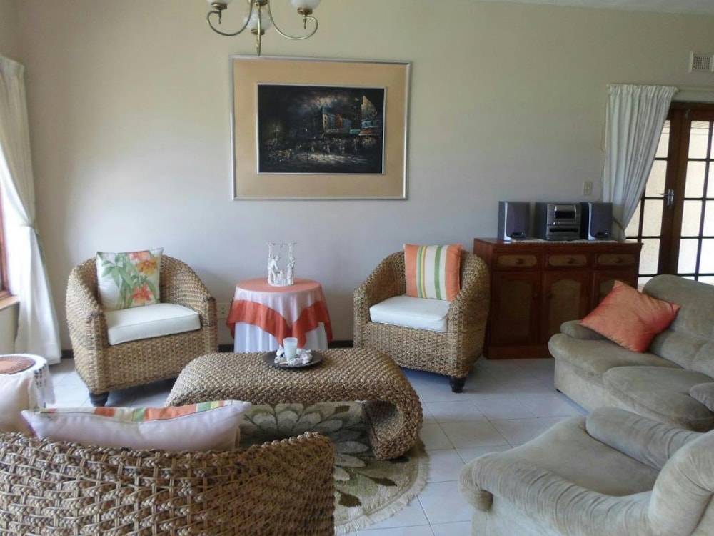 Double-storey apartment for sale in Scottburgh - 1si1255424