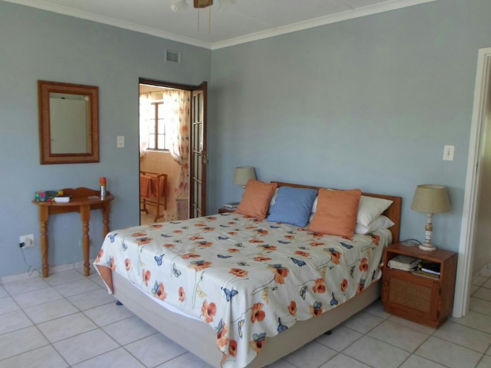 Double-storey apartment for sale in Scottburgh - 1si1255424