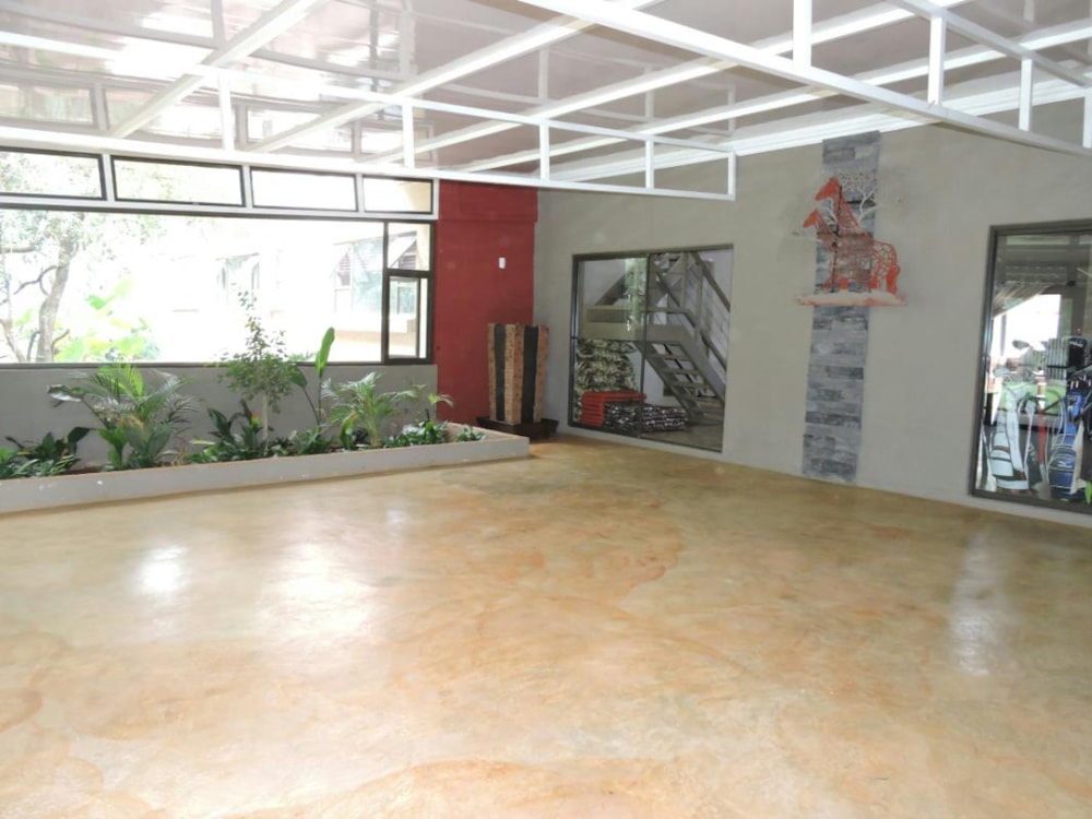 House for sale in Buffelspoort - 1RU1261878