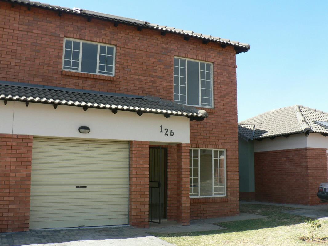 Security complex home to rent in Waterval East - 1RU1489825