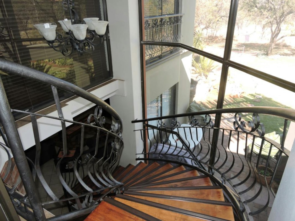 Security estate home for sale in Buffelspoort - 1RU1280102