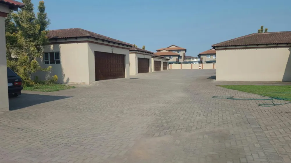 Security complex home let in Arboretum, Richards Bay - 1RY1726348 Security complex home let in Arboretum, Richards Bay - 1RY1726348