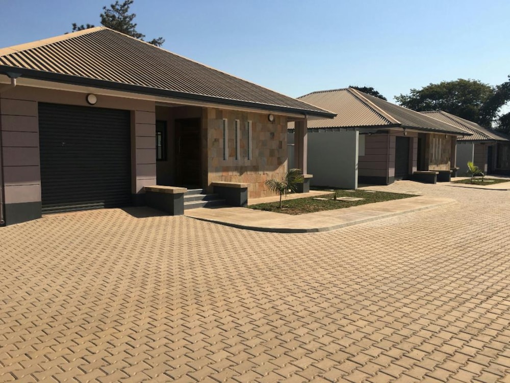 Security complex home to rent in Roma, Zambia - 3ZA1328796