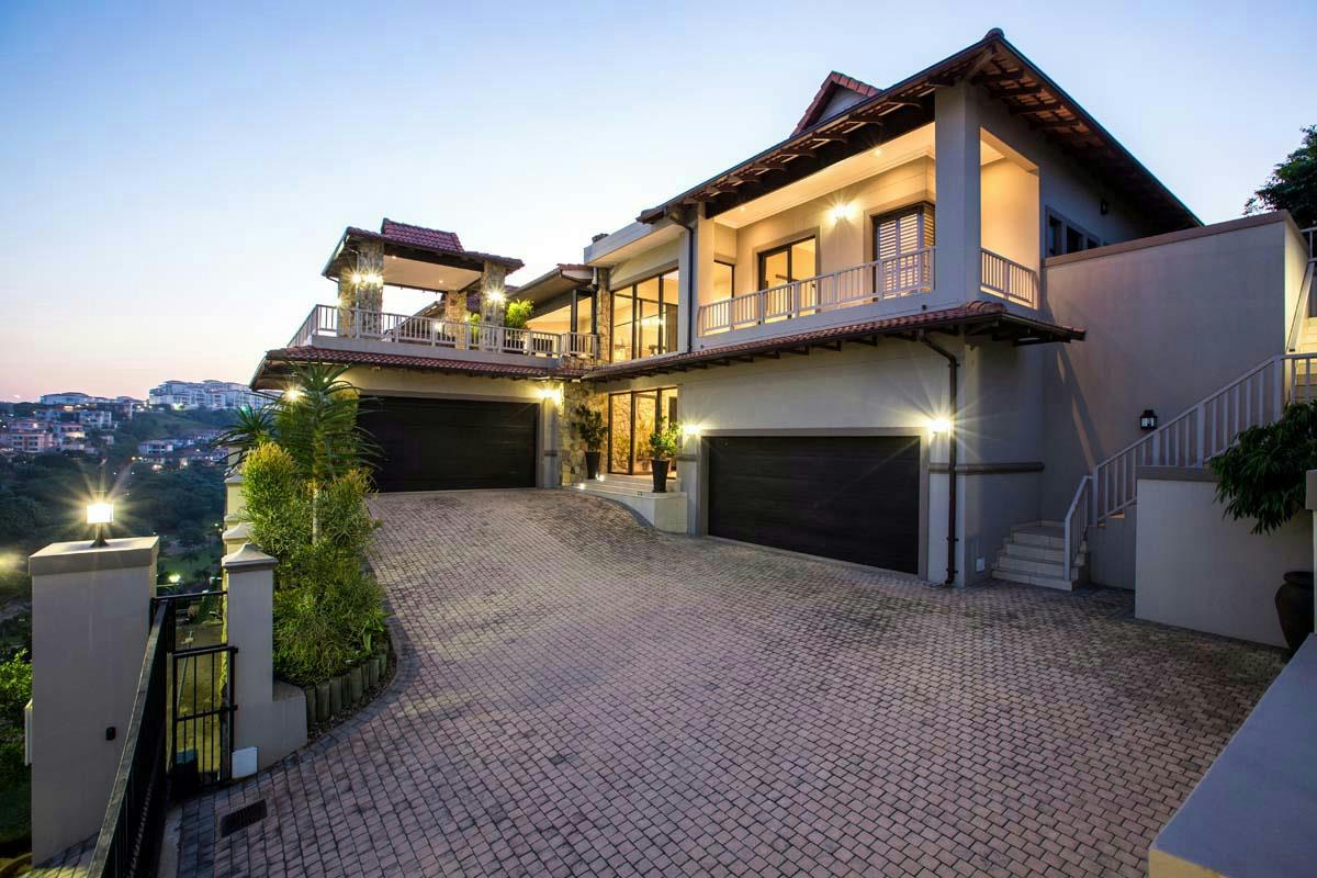 Security estate home for sale in La Lucia - 1ND1515861
