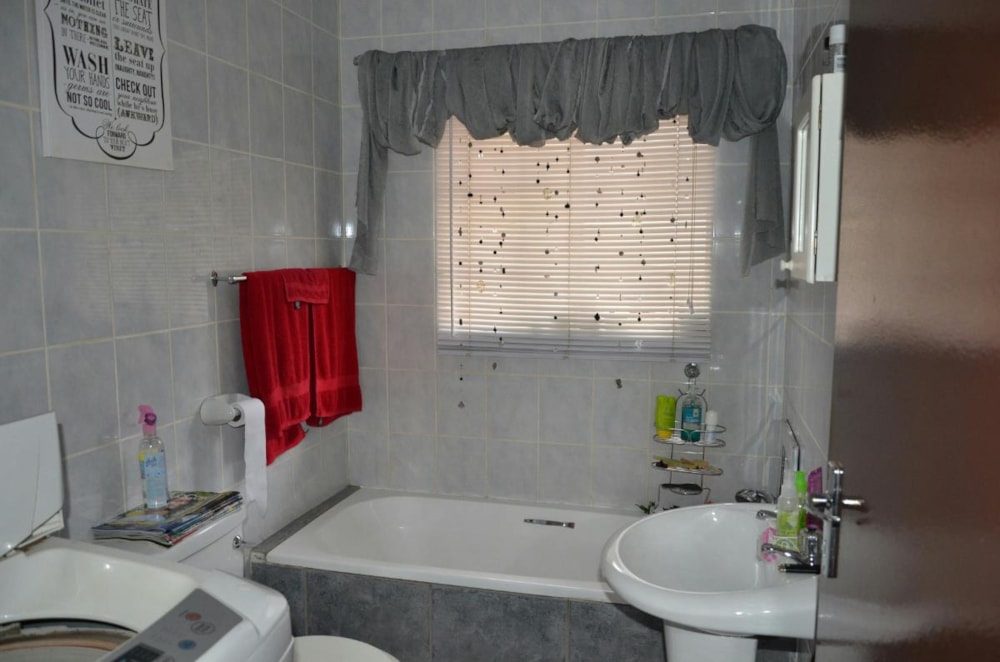 Security complex home for sale in Safari Gardens - 1RU1290573 Security complex home for sale in Safari Gardens - 1RU1290573