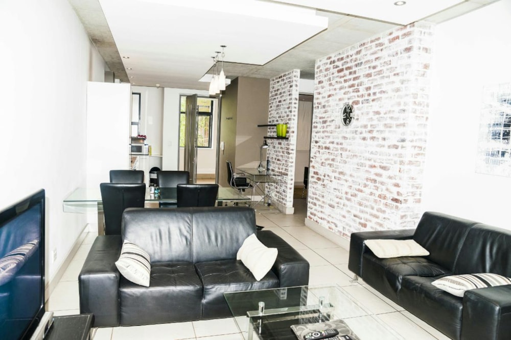 Apartment for sale in Melrose Arch - HP1638183