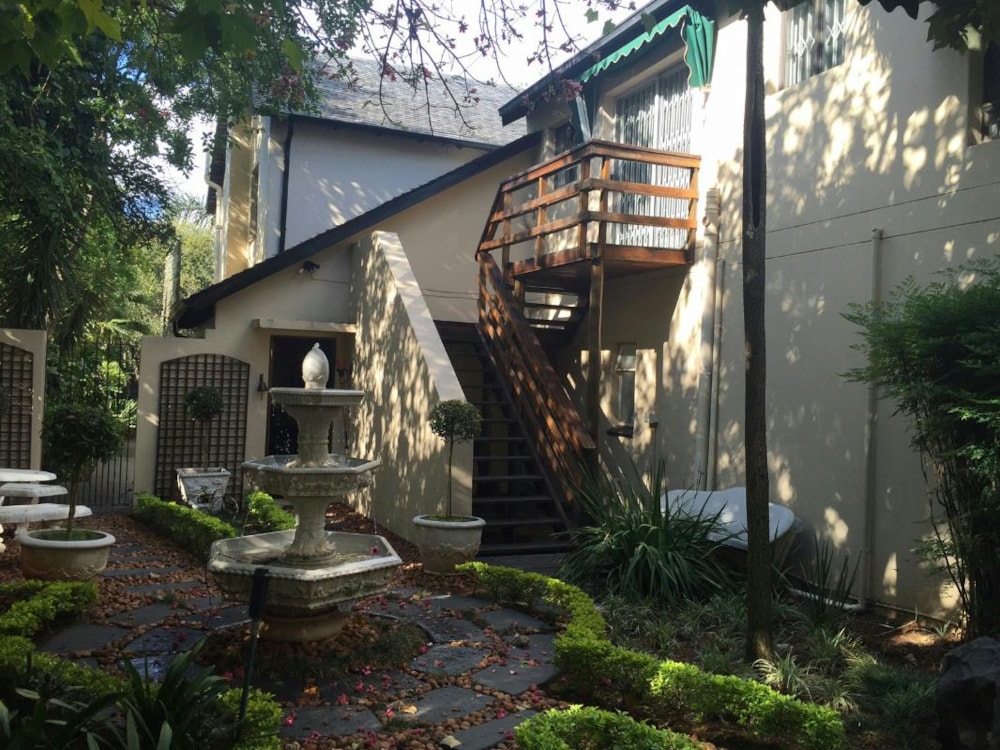 House for sale in Brooklyn, Pretoria East - PT1294670 House for sale in Brooklyn, Pretoria East - PT1294670