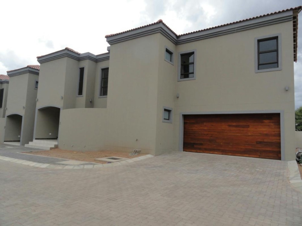 Security complex home let in Phakalane, Botswana - 3BO1690626 Security complex home let in Phakalane, Botswana - 3BO1690626