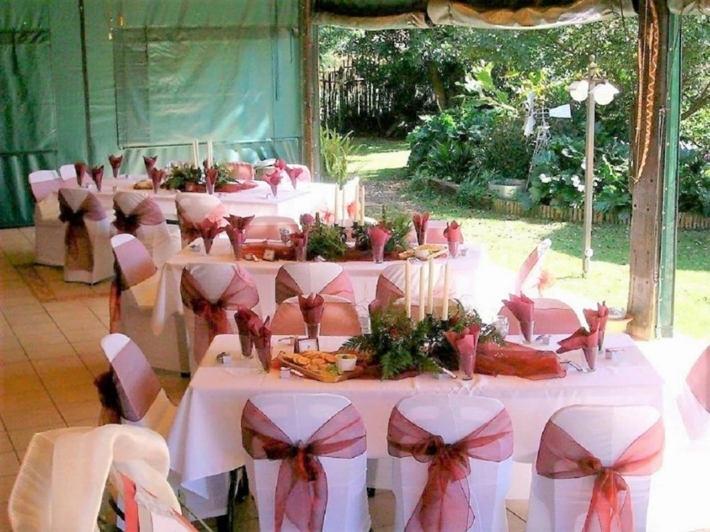 Guesthouse for sale in Die Hoewes - CN1304927