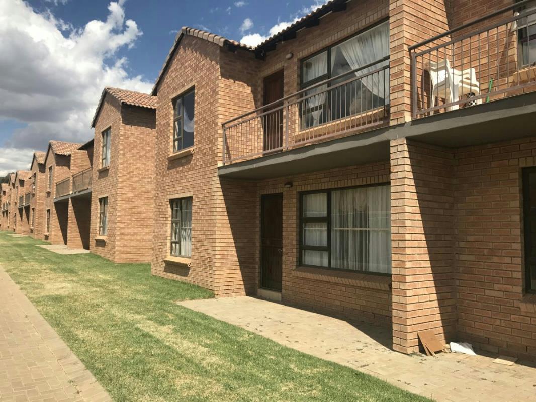 Security complex home to rent in Langenhovenpark - 1BX1750866