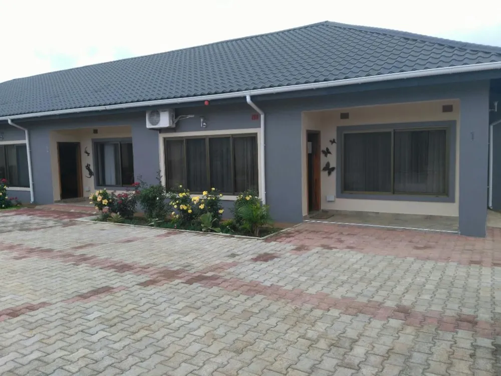 Security complex home to rent in Ibex Hill, Zambia - 3ZA1310921 Security complex home to rent in Ibex Hill, Zambia - 3ZA1310921