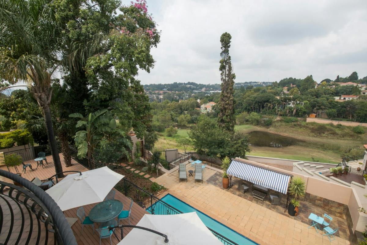 Security complex home for sale in Waterkloof Ridge - PT1663317