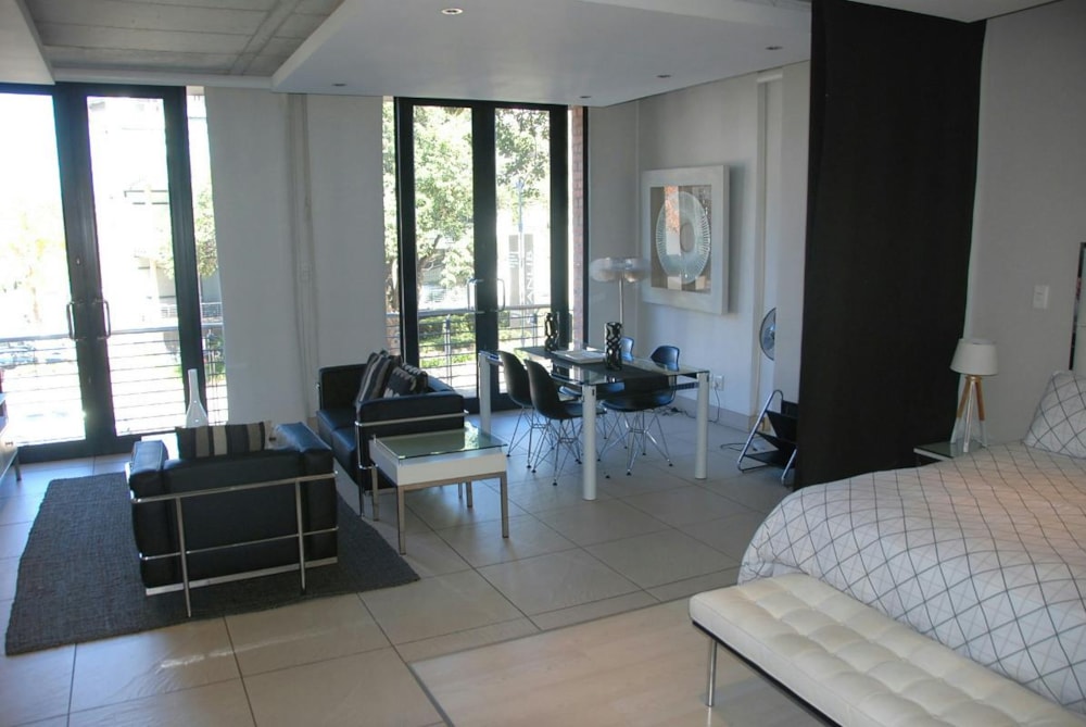 Apartment to rent in Melrose Arch - HP1749554