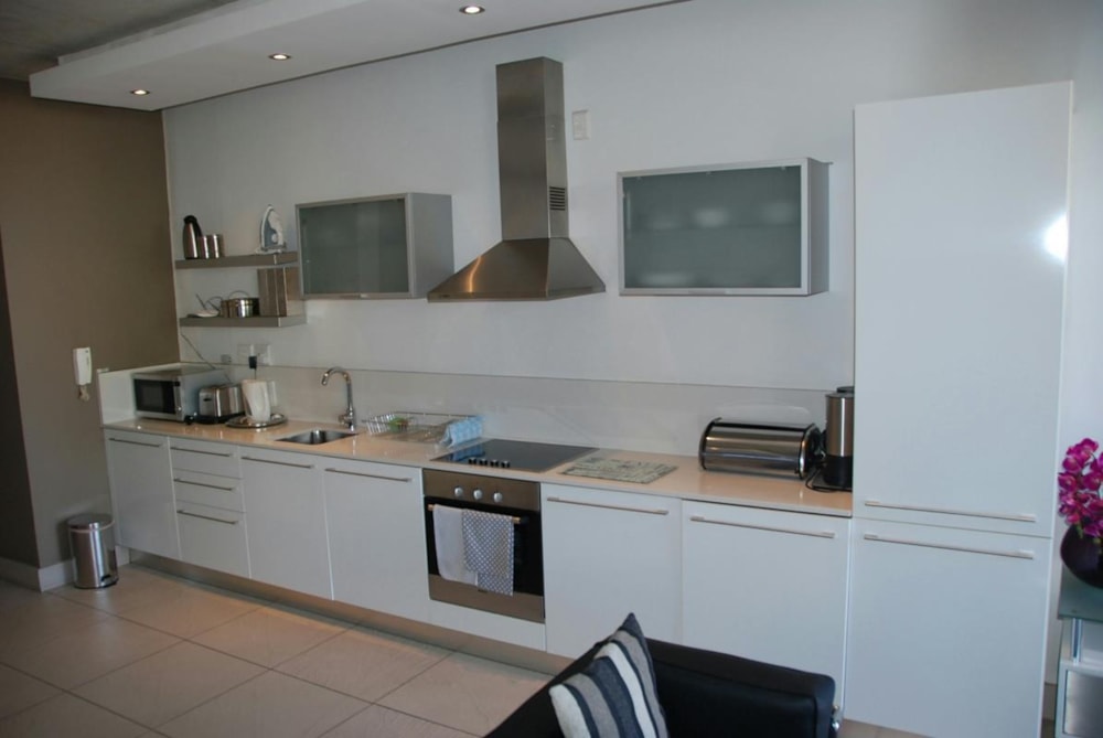Apartment to rent in Melrose Arch - HP1749554