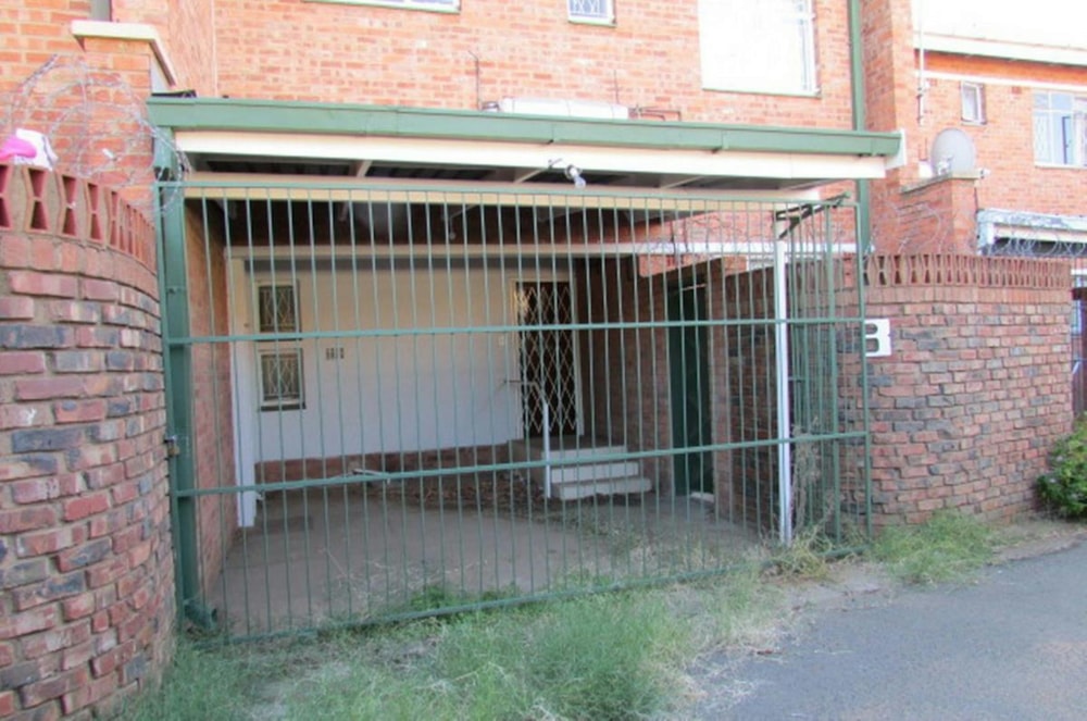 Double-storey apartment to rent in Kimberley - 1KJ1712751 Double-storey apartment to rent in Kimberley - 1KJ1712751