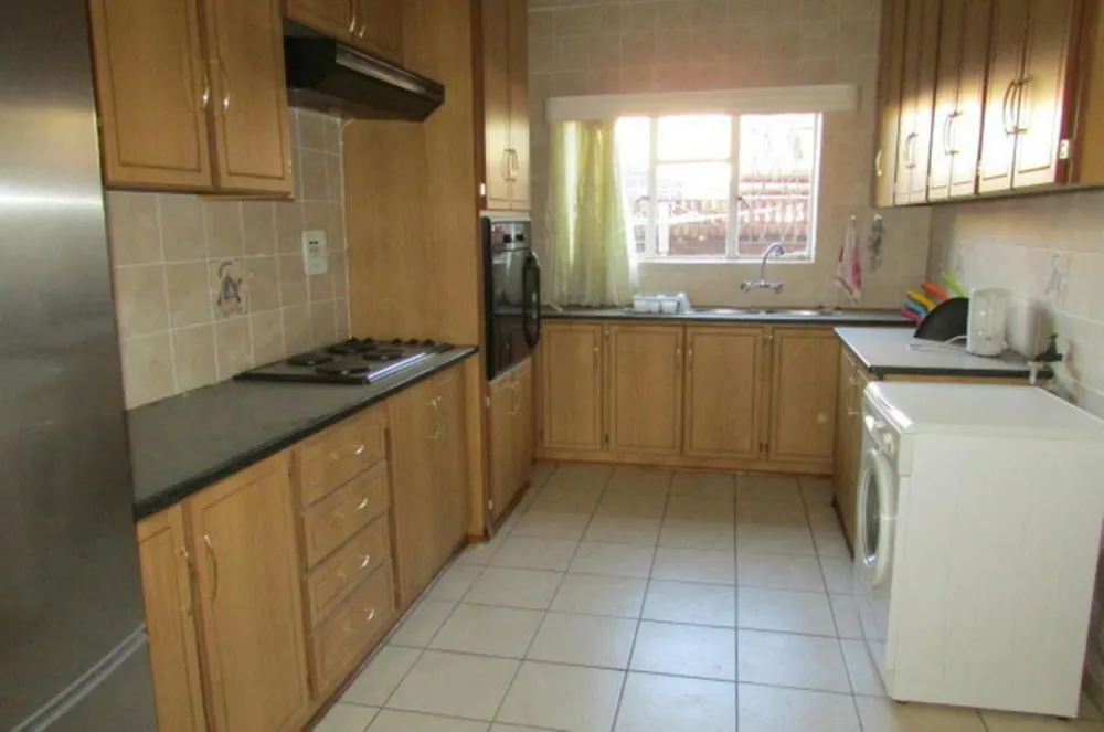 Double-storey apartment to rent in Kimberley - 1KJ1750516 Double-storey apartment to rent in Kimberley - 1KJ1750516